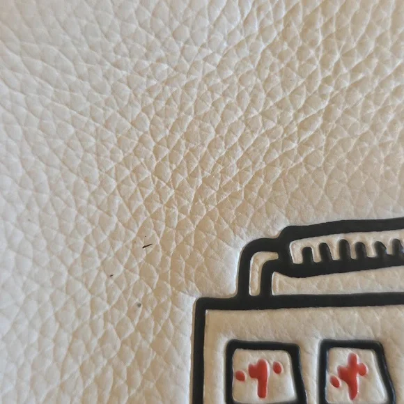 Coach Keith Haring Radio Boombox Wristlet Chalk White - Picture 4 of 11